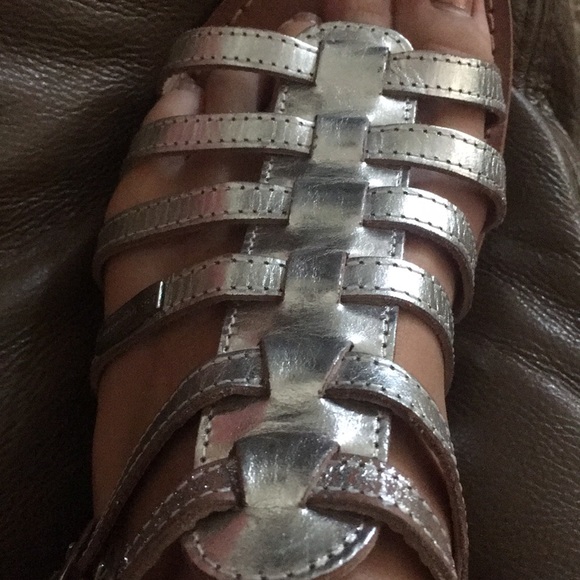 Cute sandals! - Picture 4 of 5